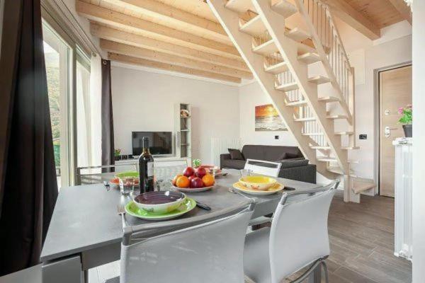 Appartamento Grande Terrazza Vista Lago Parzanica Extérieur photo
