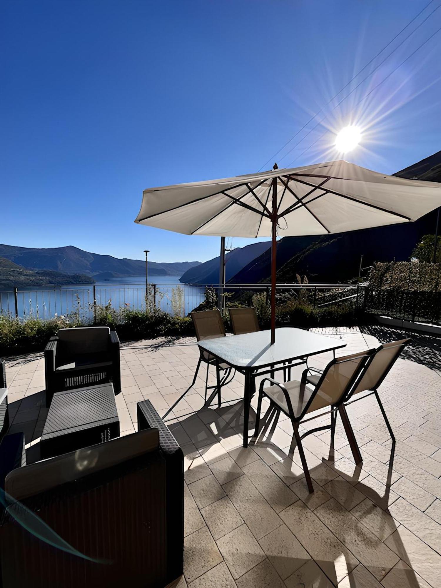 Appartamento Grande Terrazza Vista Lago Parzanica Extérieur photo